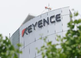 Keyence exterior, logo and signage